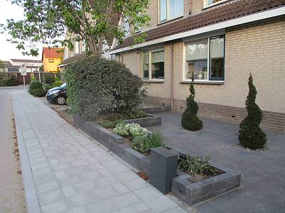 Oprit-Nieuw-Lekkerland/oprit_en_voortuin_nieuw-lekkerland_(2)_1603455923.jpg